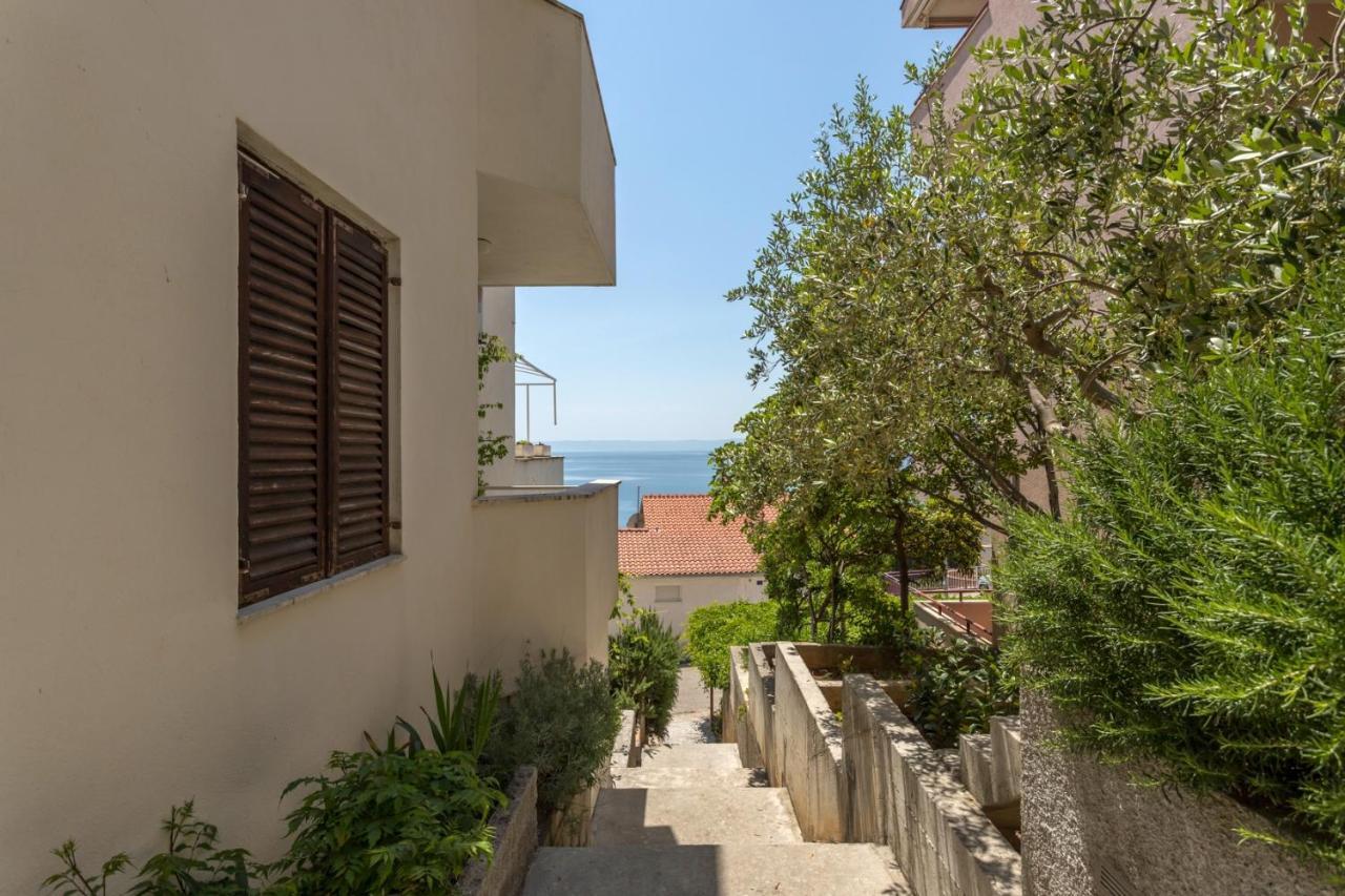 301a Apartment